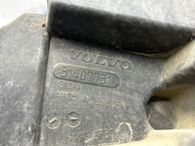 Правое крепление заднего бампера 31407731 VOLVO