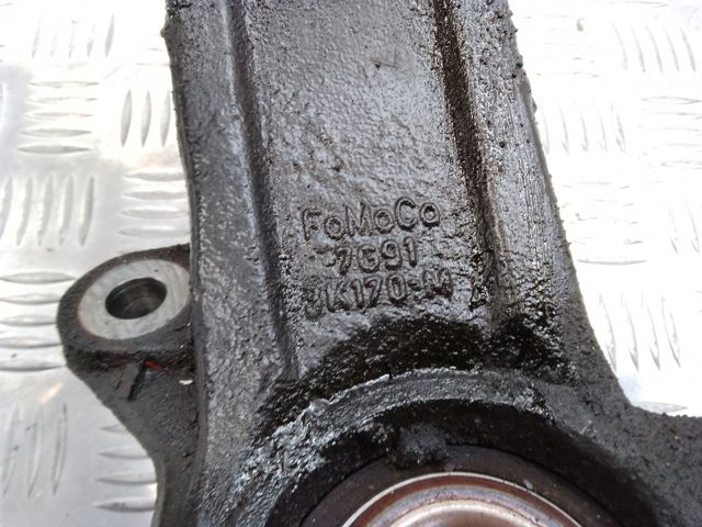 31451327 VOLVO Цапфа (поворотный кулак) передний правый купить в Сумы