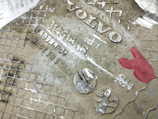 Рычаг задней подвески нижний, правый 31451943 VOLVO