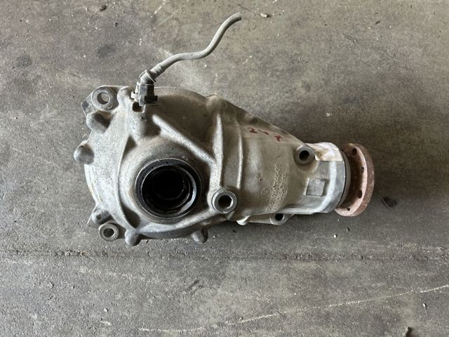 Редуктор переднего моста 31508635862 BMW