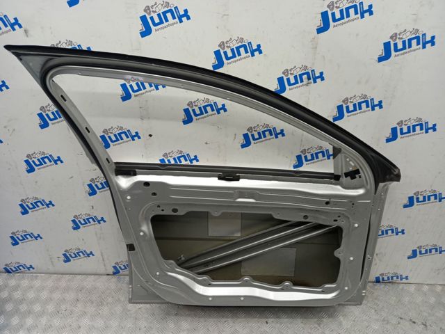 VOLVO 32228890 Дверь передняя левая в наличии Черкассы