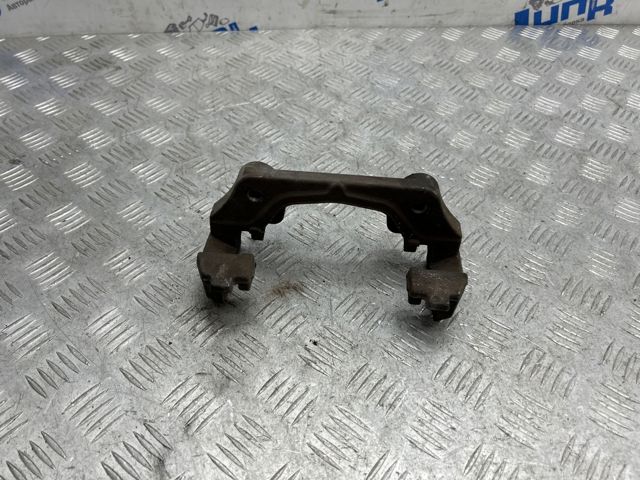 Скоба переднего суппорта 34116769095 BMW