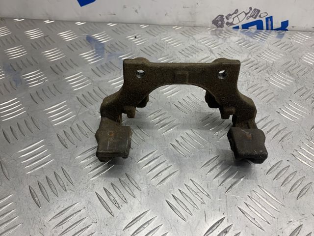 Кронштейн суппорта 34216768696 BMW