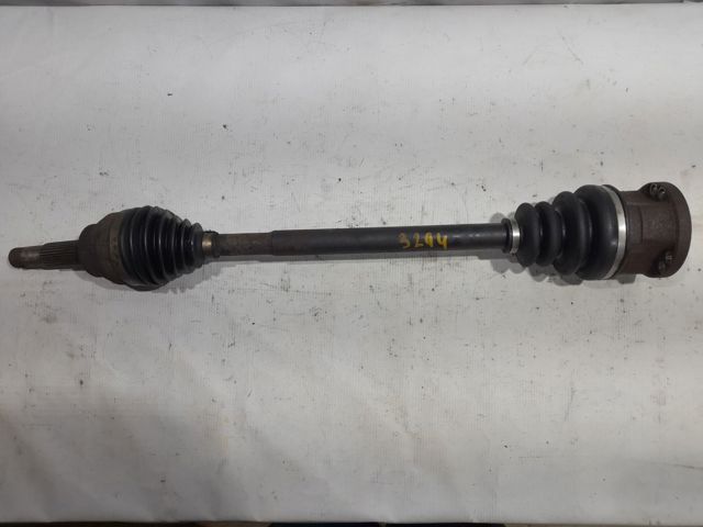 Полуось передняя левая 391011CB0A NISSAN