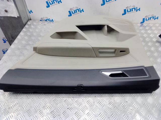 Карточка обшивки задней правой двери 3CN867212FHTW VAG