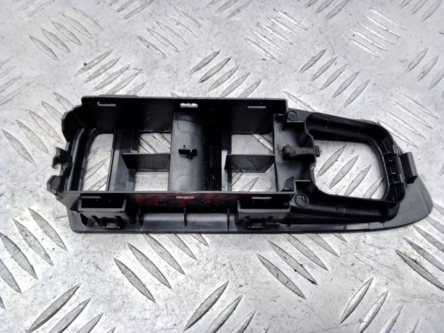 Накладка кнопки стеклоподъёмника переднего левого 3CN867255A82V VAG