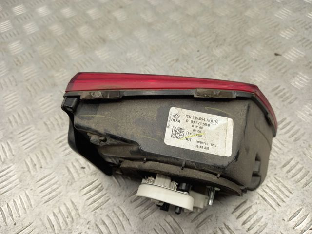 Фонарь задний внутренний правый 3CN945094A VAG