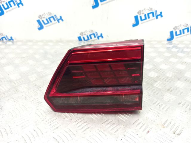 Фонарь задний внутренний правый 3CN945308A VAG