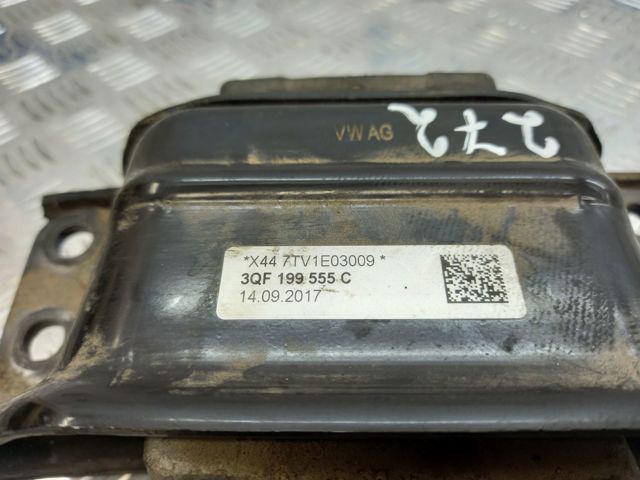Левая опора двигателя 3QF199555C VAG