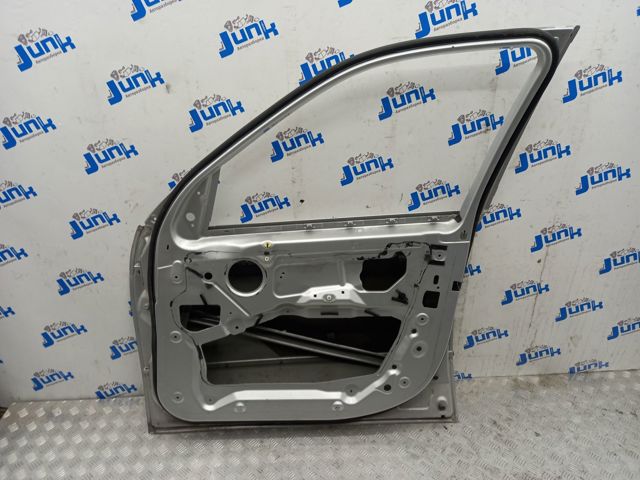 Пассажирская передняя дверь 41517211424 BMW