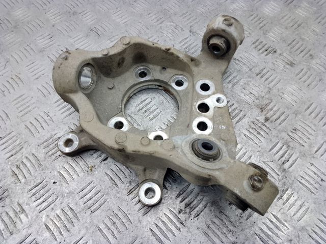 Цапфа - поворотный кулак задний, правый 430181AA0A NISSAN