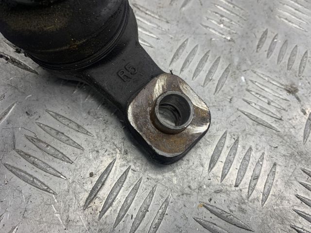 TOYOTA 4333039865 Шаровая опора нижняя правая в наличии Харьков