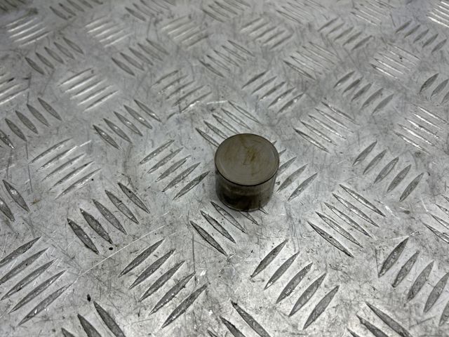 Толкатель клапанов двигателя 4624074 LAND ROVER