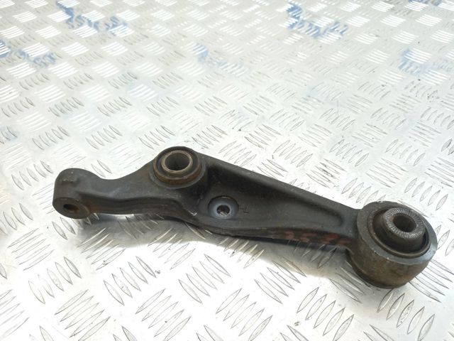 Рычаг передний нижний левый 4864050080 TOYOTA