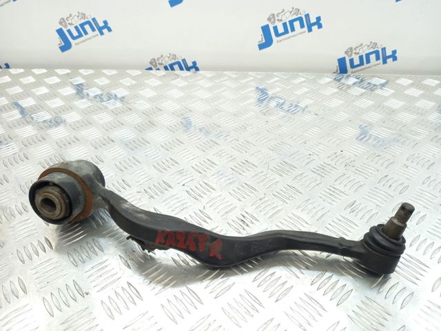 Правый рычаг передней нижней подвески 4866059015 TOYOTA