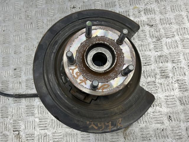 Кулак поворотный правый 4877102AD CHRYSLER