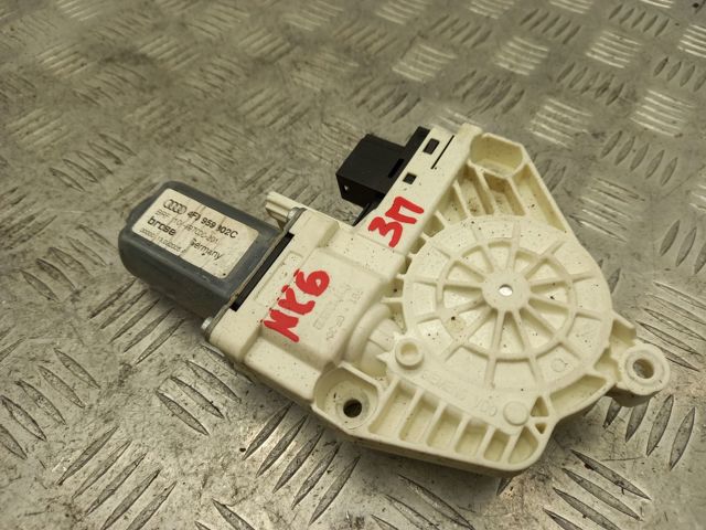Моторчик стеклоподъемника двери задней, правой 4F0959802F VAG