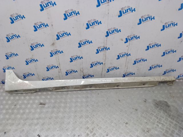Накладка наружняя (молдинг) порога, правый 4G0853856GGRU VAG