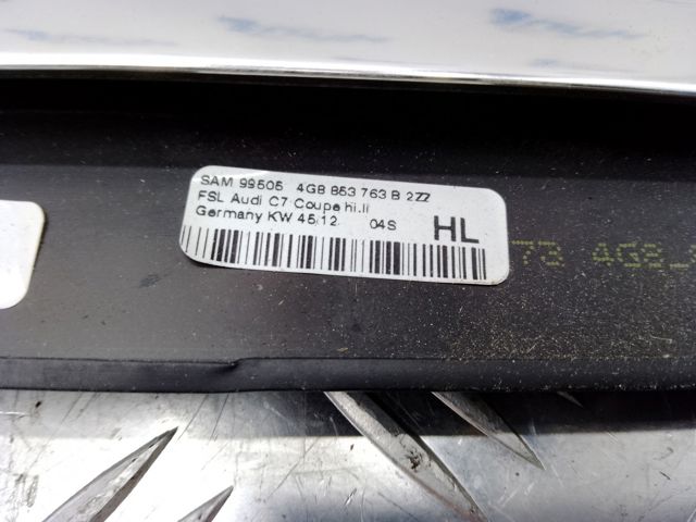 Молдинг опускного стекла нижний, двери задней, левой 4G8853763B2ZZ VAG