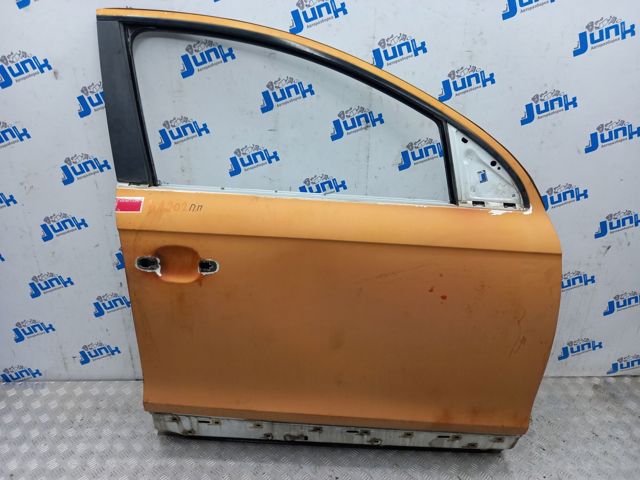 Пассажирская передняя дверь 4L0831052A VAG