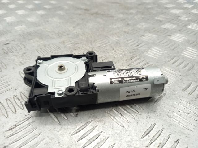 Мотор привода люка 4M0959591 VAG