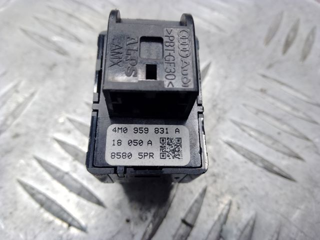 4M0959831A5PR VAG Кнопка салона привода крышки багажника (двери 3/5-й (ляды) купить в Тернополь