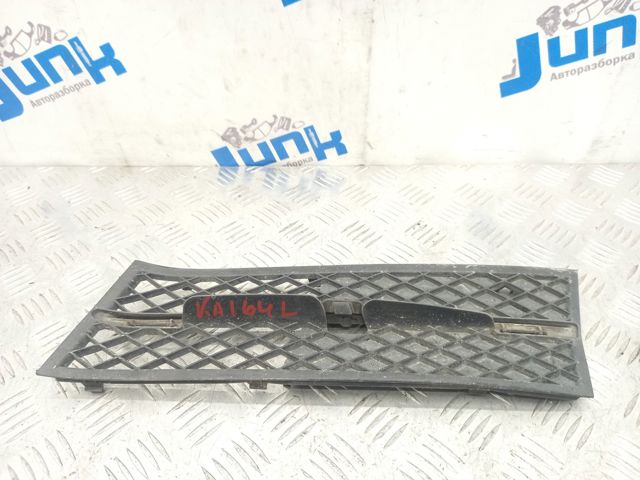 Решетка переднего бампера, правая Бмв 5