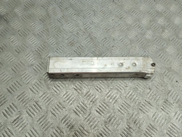 Кронштейн усилителя переднего бампера 51117374789 BMW