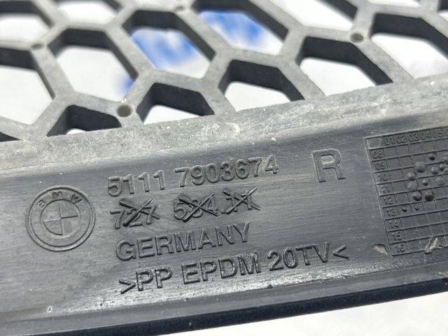 BMW 51117903674 Решетка бампера переднего правая в наличии Чернигов