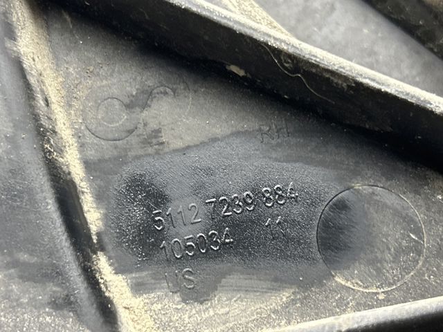 Правый кронштейн заднего бампера 51127239884 BMW