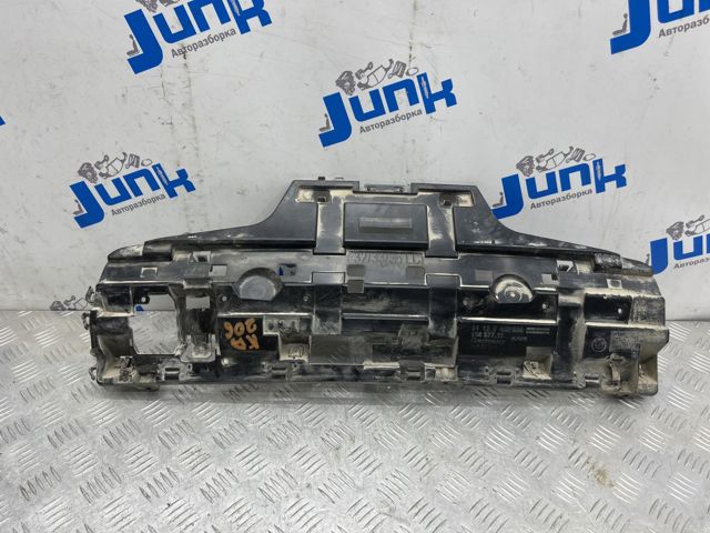 Кронштейн бампера заднего, центральный 51127432638 BMW