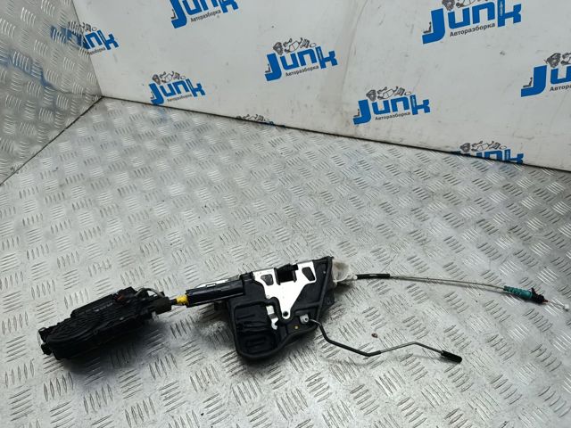 Замок двери водителя 51215A36E75 BMW