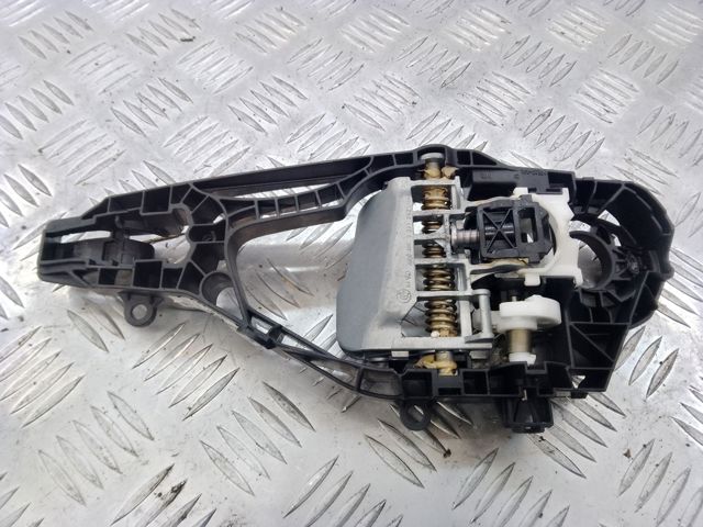 Держатель наружной ручки двери, передней правой 51217377242 BMW