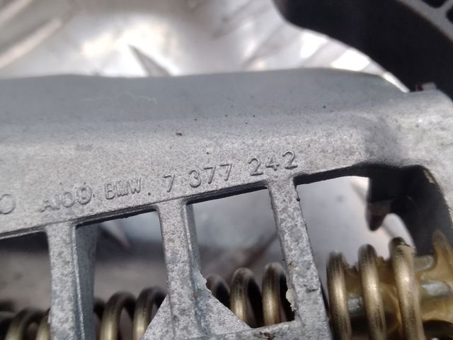 BMW 51217377242 Держатель наружной ручки двери передней правой в наличии Киев