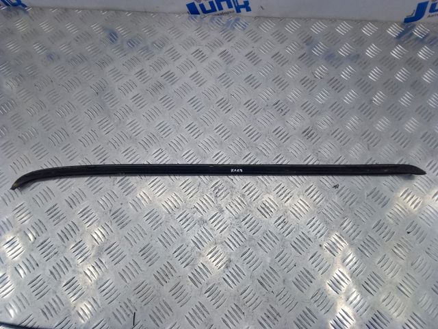 51317250395 BMW Молдинг лобового стекла левый купить в Ужгород