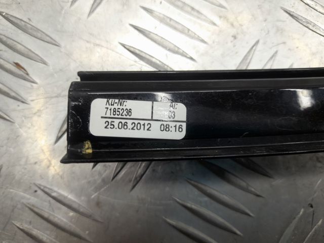 51357185236 BMW Накладка двери задней правой вертикальная купить в Каменское