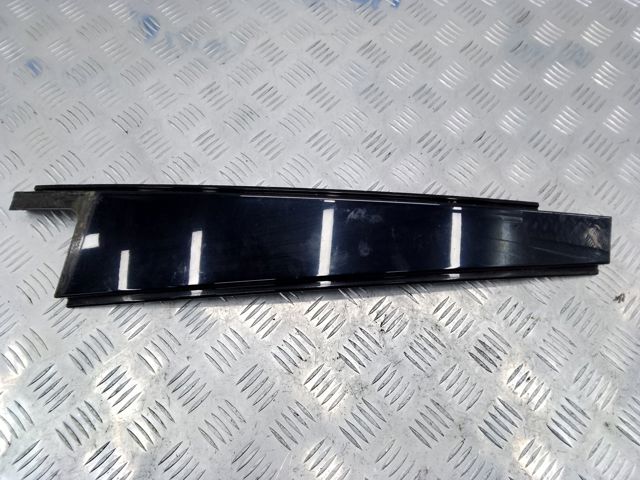 Накладка задней двери, правой, вертикальная 51357207836 BMW