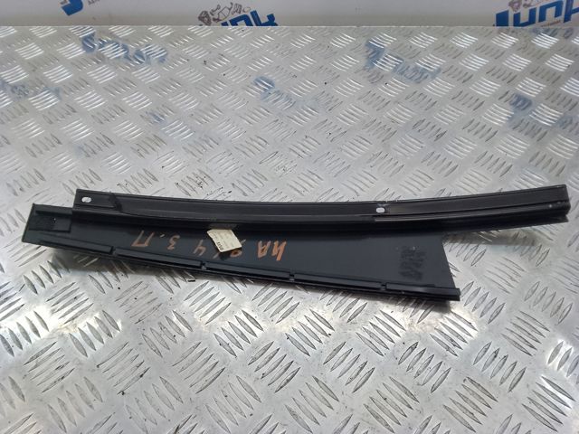 BMW 51357369886 Накладка двери задней правой вертикальная в наличии Ужгород