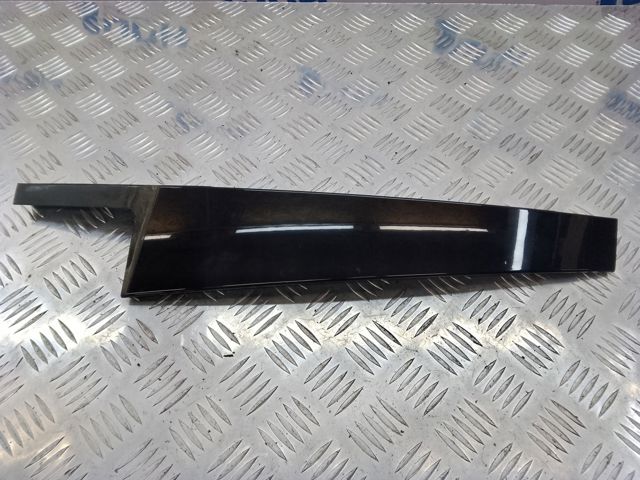 BMW 51357369886 Накладка двери задней правой вертикальная в наличии Запорожье