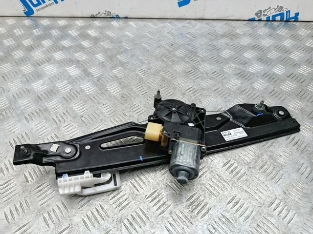 Стеклоподъемник задней правой двери 51357462606 BMW