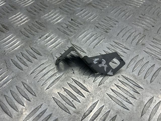 51647247665 BMW Кронштейн усилителя переднего бампера купить в Ирпень