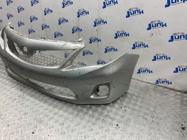 Бампер передний 5211903901 TOYOTA