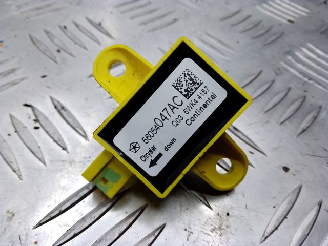Датчик Айрбег передний 56054047AC CHRYSLER