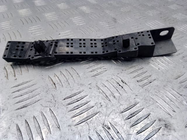 57707SG020 Кронштейн бампера переднего правый купить Ирпень