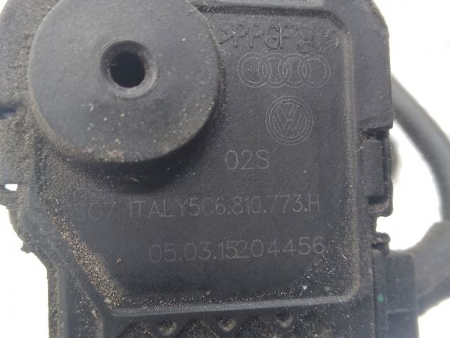 VAG 5C6810773H Замок открывания лючка бензобака в наличии Черновцы