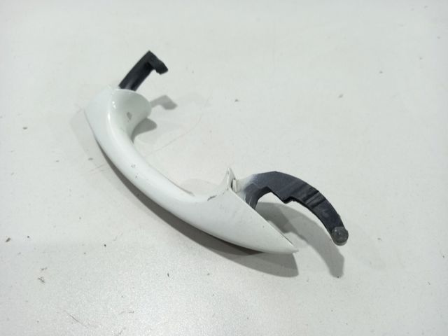 Ручка левой передней двери наружная 5GM837205 VAG