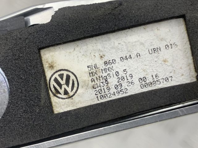 Рейлинг крыши правый 5NL860044AUBN VAG