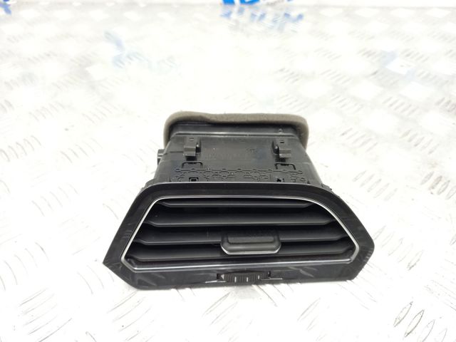 Решетка воздуховода правая 5NN819704AWHZ VAG