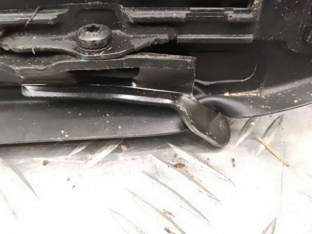 Крышка люка крыши передняя 5NN877055A VAG
