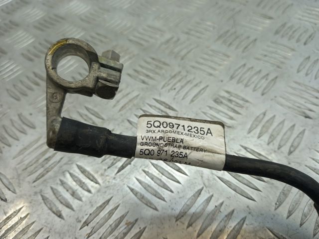 Кабель массы аккумулятора (АКБ) 5Q0971235A VAG